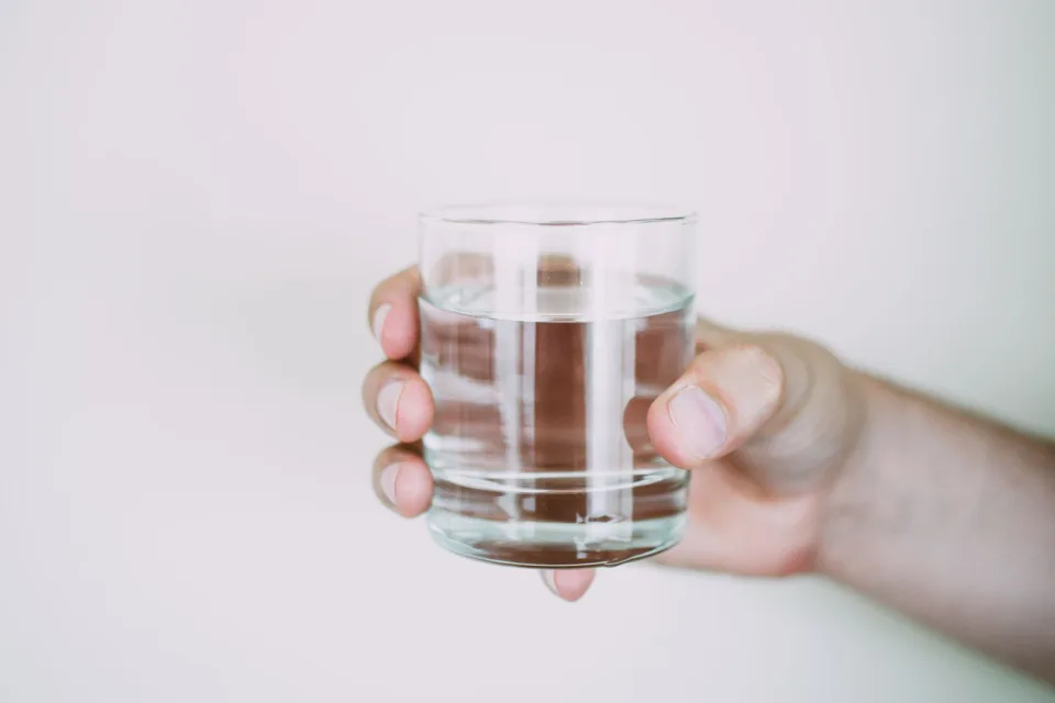 Nước uống & thiết bị đi kèm